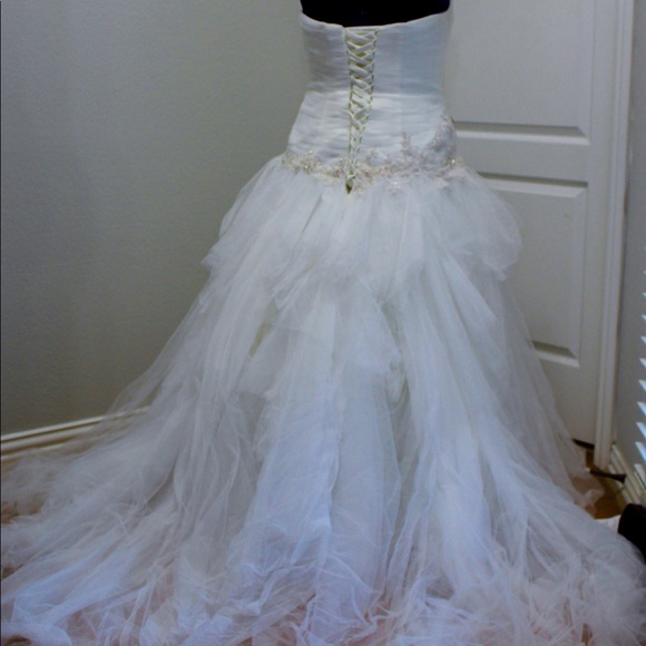 Alfred Angelo Disney Wedding Dress - Sleeping Beauty - Picture 6 of 15